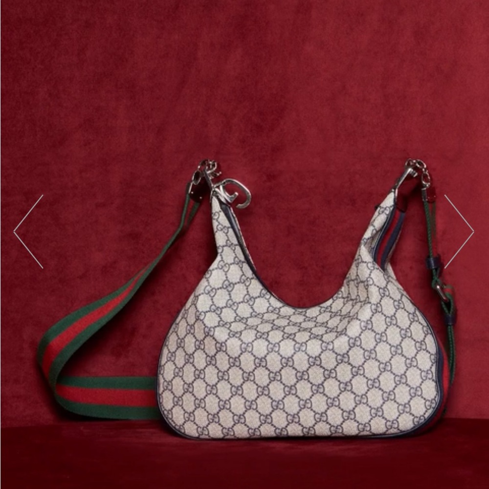 Gucci Attache large shoulder
bag Worn 3 times. Dust bag and box included